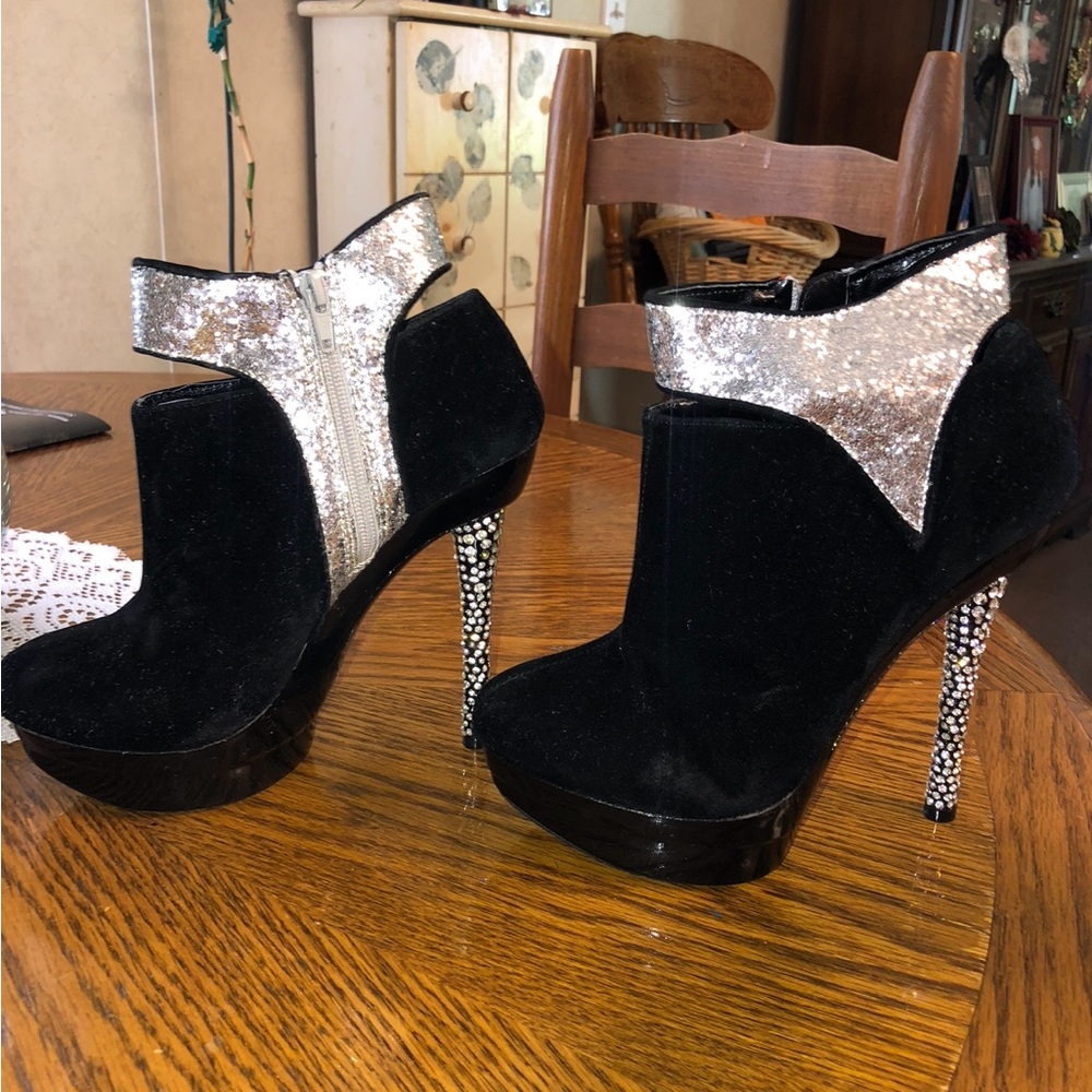 Great condition heels